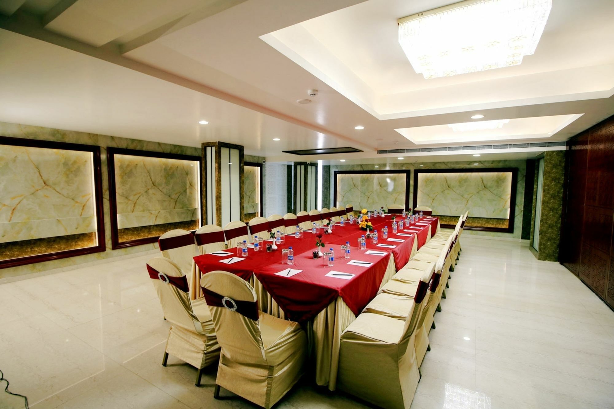 Pinnacle By Click Hotels, Lucknow Exterior foto